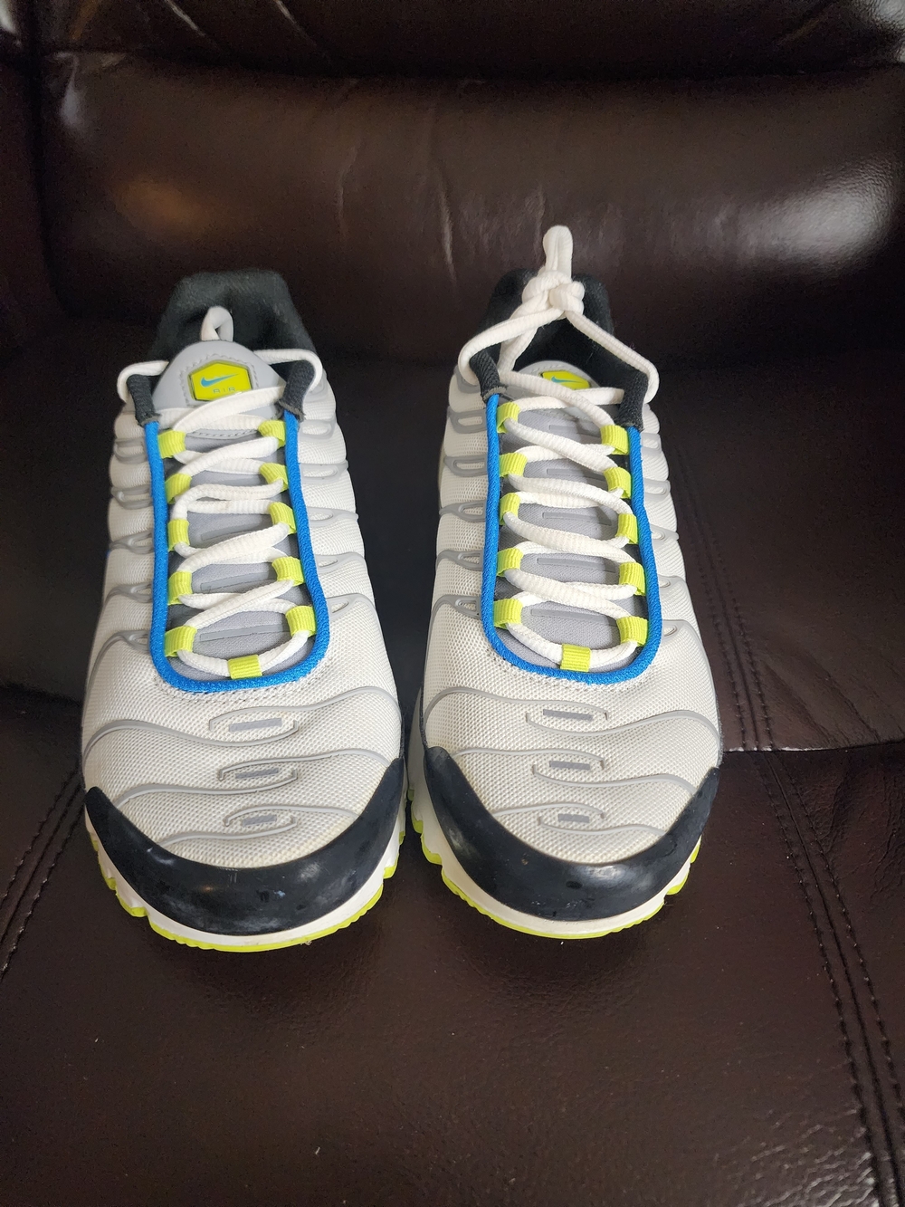Nike Air Max Plus (GS) White Photo/Black/Blue Cyber and Yellow Sneakers